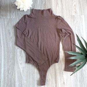 Mock Turtleneck Waffle Knit Bodysuit - M